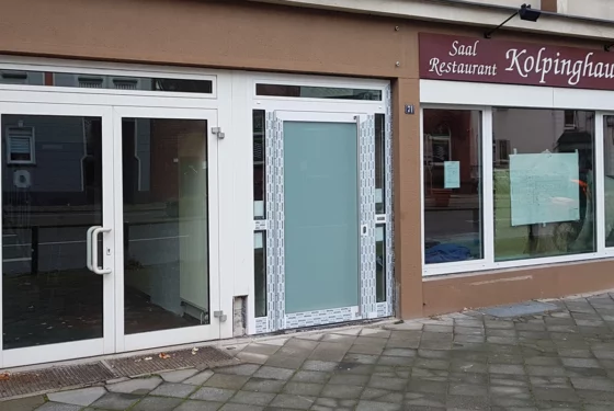 Eingangstür Gewerbeimmobilie