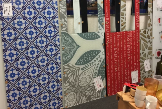 Glas-Arbeitsplatte in unserer Ausstellung