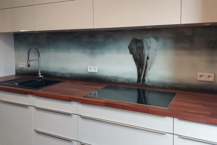 Glas-Küchenrückwand mit Tier-Motiv
